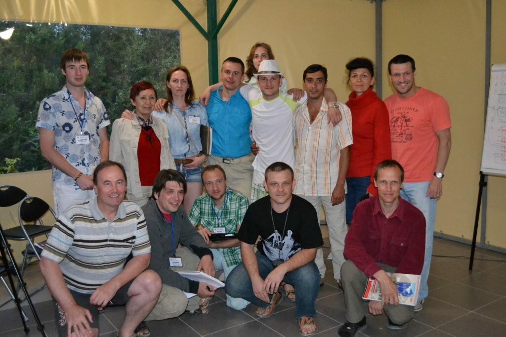 Живой 2 недельный тренинг в Севастополе. На фото с участниками (учениками).